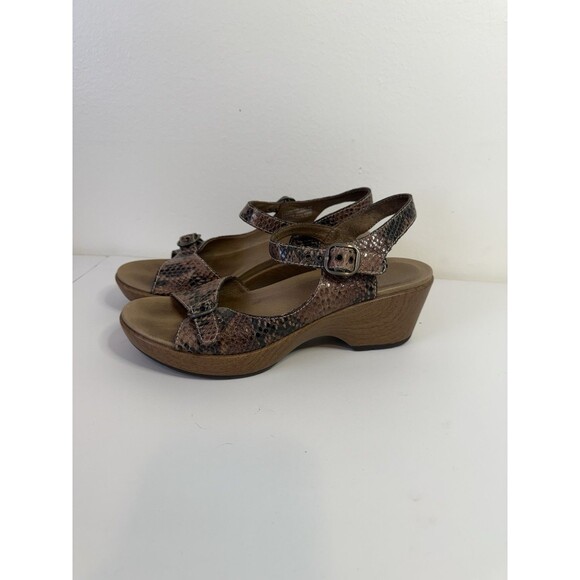 Dansko Joanie Brown Snake Leather Ankle Strap Comfort Sandal 4O - Picture 2 of 15